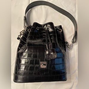 Dooney & Bourke shoulder bucket bag in black leather